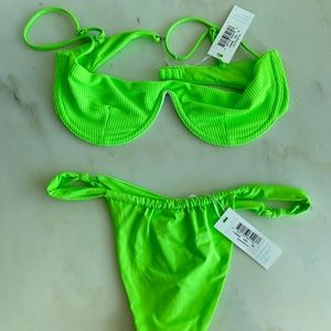 FRANKIE’S BIKINIS TOLLY UNDERWIRE TOP & GABE BOTTOMS BRAND NEW NEON GREEN 💚